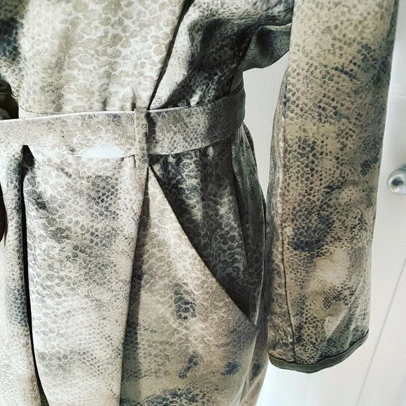 ARITZIA DRESS SNAKE PRINT - Picture 6 of 7